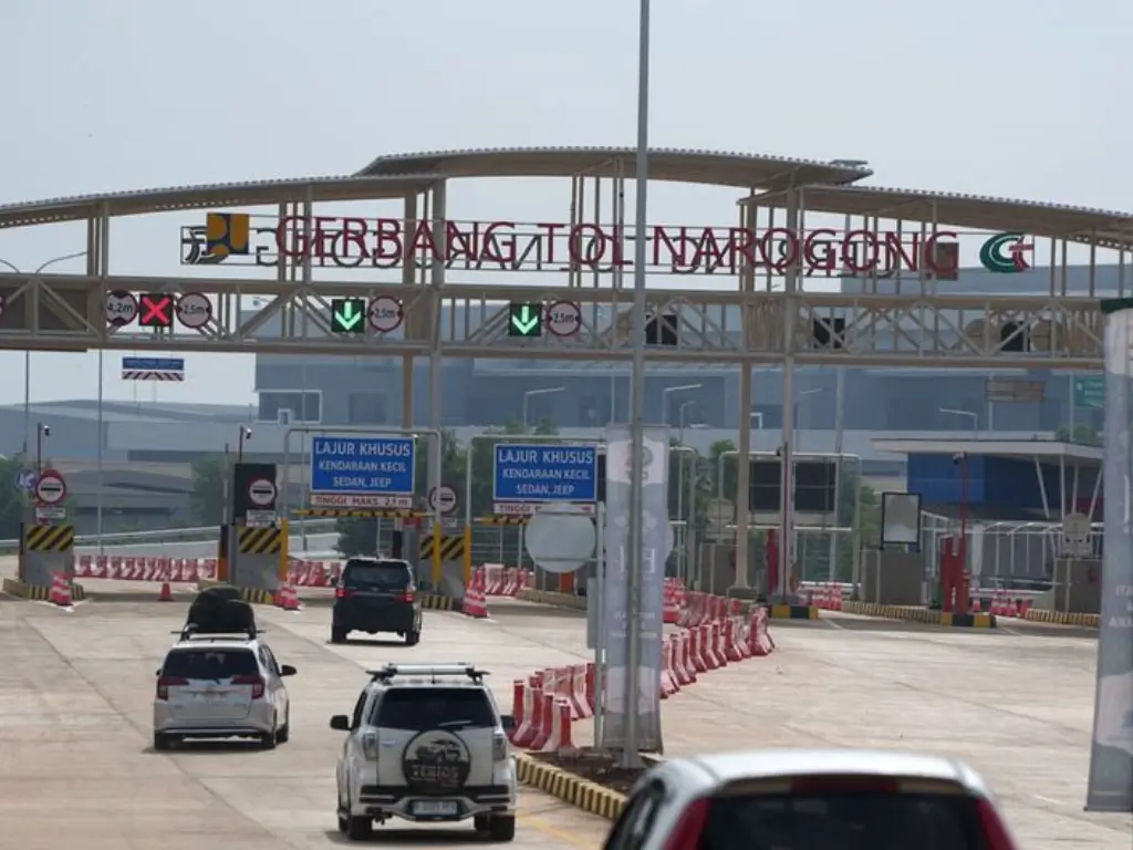 Gerbang Tol Nagrak — ±8 menit dari Legenda Wisata