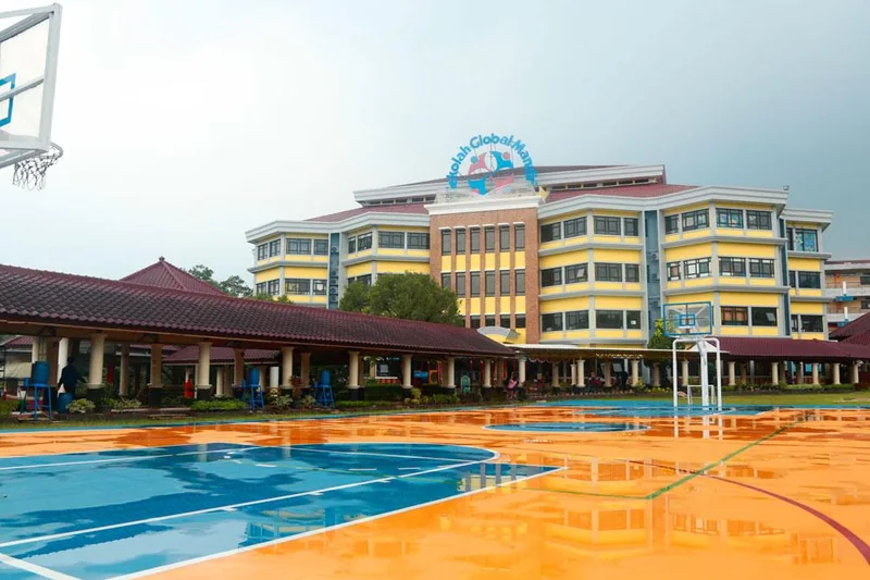 Sekolah dekat Legenda Wisata — Global Mandiri, Bunda Hati Kudus, Labschool Cibubur